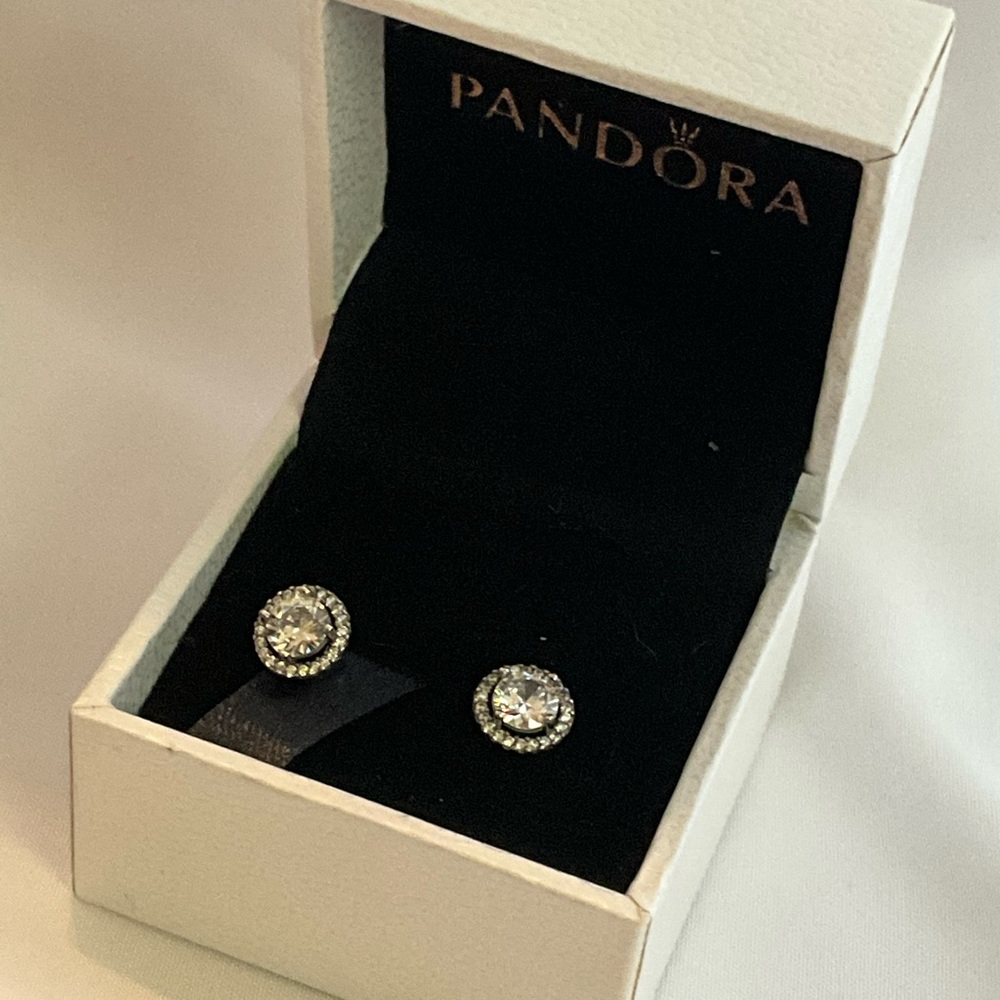 Pandora round bling earrings